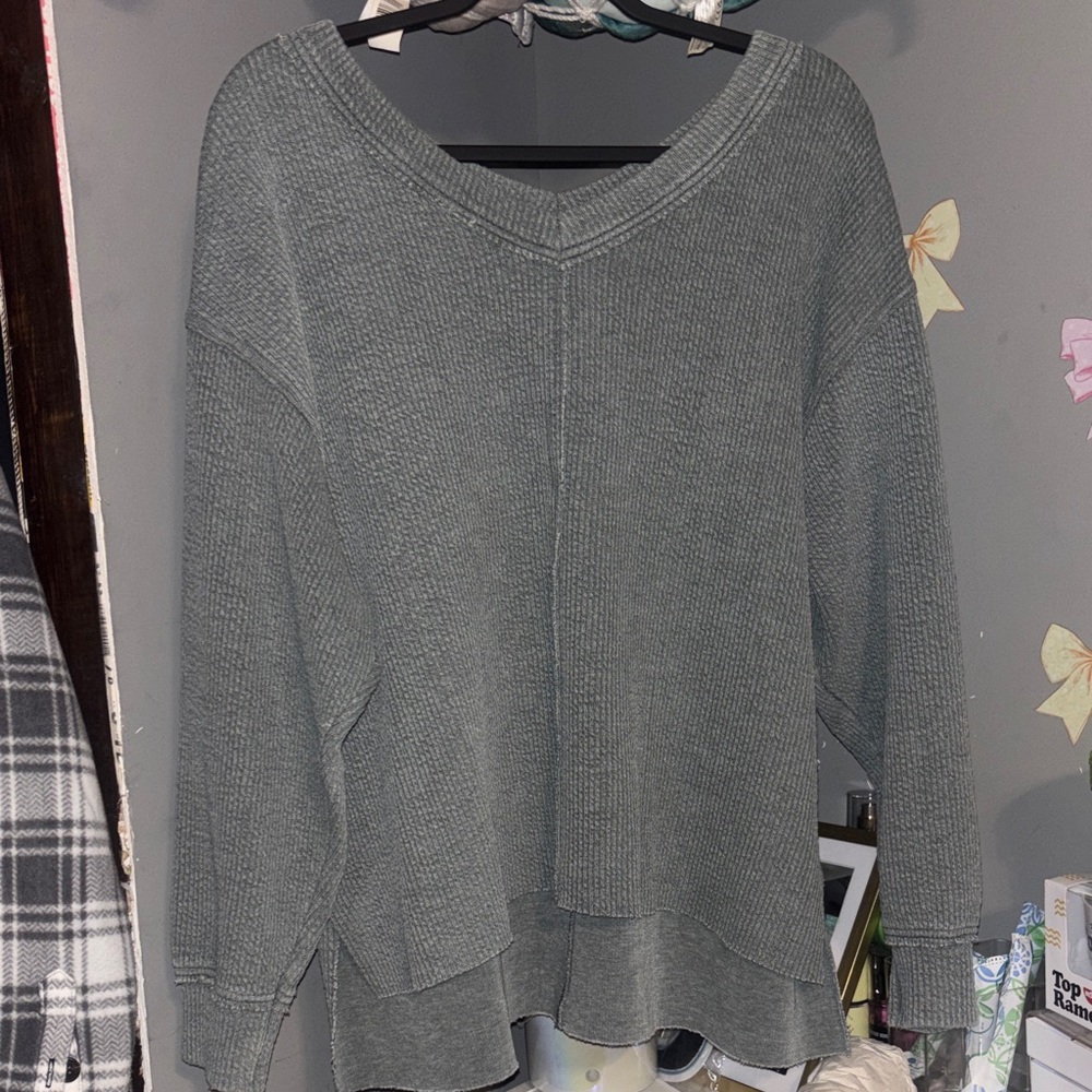 Aerie Gray V-Neck Waffle Knit Sweater